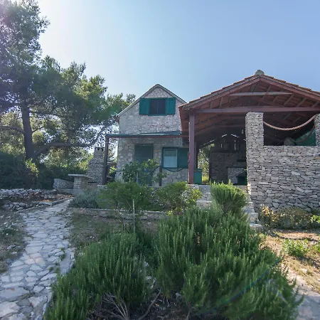 Holiday home Coastal In Zizanj With Barbecue