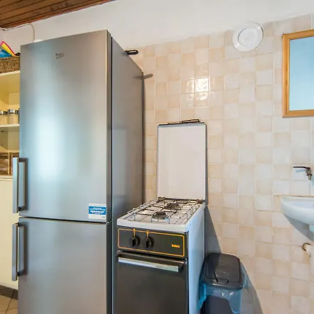 Holiday home Coastal In Zizanj With Barbecue Tkon