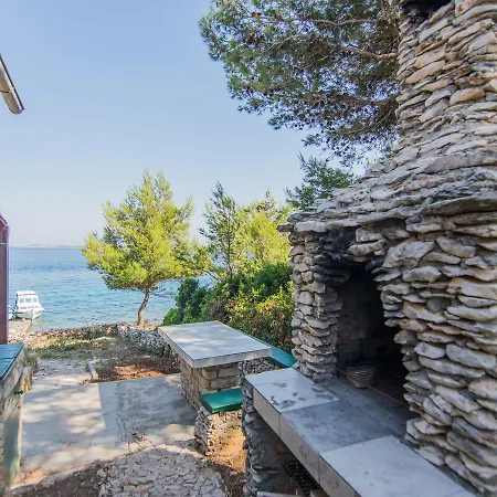 Holiday home Coastal In Zizanj With Barbecue Tkon